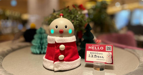 【終了】12月25日まで期間限定でクリスマス衣装に|Pepper PARLORで、THE★ROBOTSダンスショーを開催