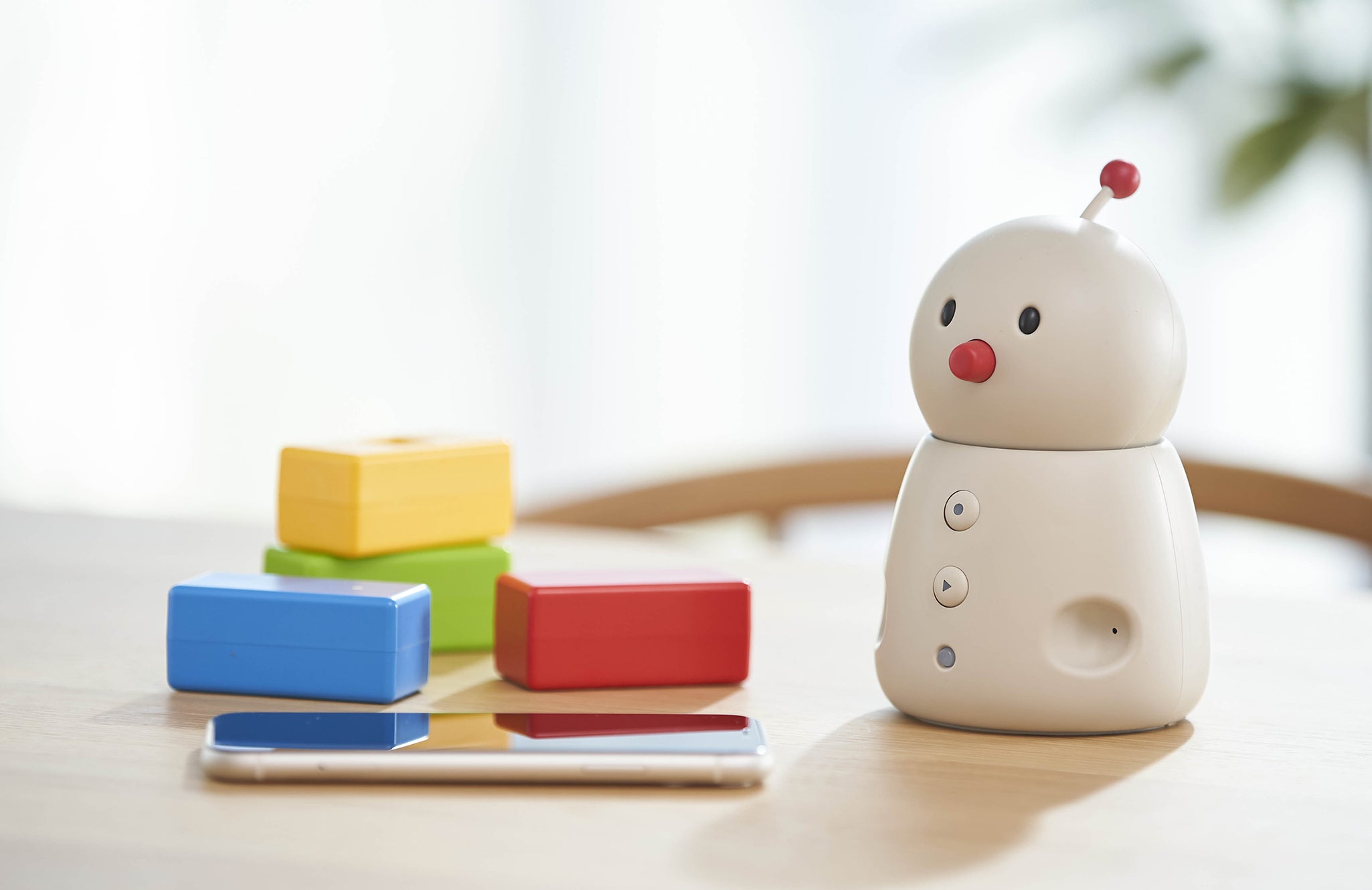 BOCCO emo 本体　振動センサ人感センサ部屋センサ　ボッコエモ 公式ストア】BOCCO emo（ボッコ エモ）| 照れたり、ムッとしたり